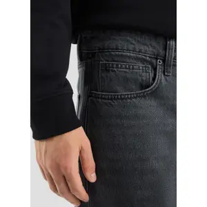 Mid-Rise Straight Jeans QS image-3
