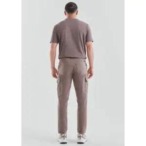 Mid-Rise Slim Fit Cotton Twill Cargo Trousers QS image-4