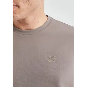 Basic Round Neck T-Shirt with Small Chest Motif QS image-3