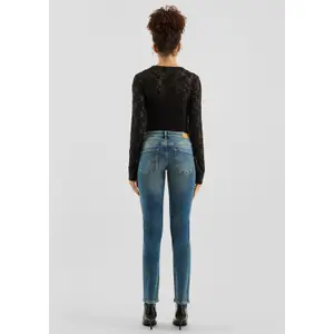 Mid-Rise Slim Jeans Women QS Catie image-4