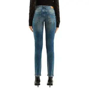 Mid-Rise Slim Jeans Women QS Catie image-5
