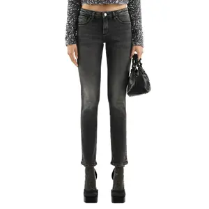 Mid-Rise Slim Jeans Women QS Catie image-2
