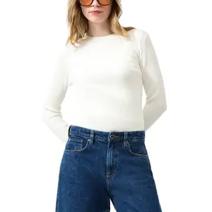 Women’s Fitted Ribbed Knit Pullover in Viscose Blend QS Slim Fit image-2