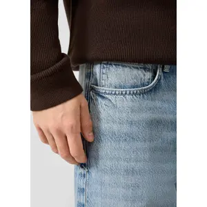 Ultra-Trendy Relaxed Straight Jeans QS image-3