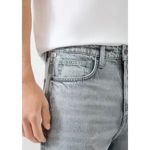 Ultra-Trendy Relaxed Straight Jeans QS image-3