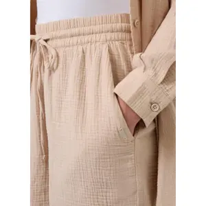 Lace Detail Elastic Waist Short For Women QS image-3