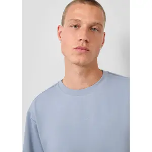 T-shirt Loose Fit με κεντημένο λογότυπο QS Emmvee image-3
