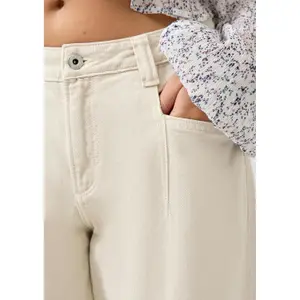 Ultra-Trendy Casual Style Relaxed Jeans Women QS image-3