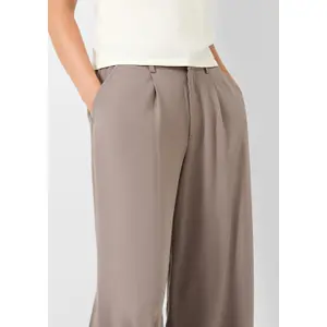 Women's High-Waisted Pleated Wide-Leg Trousers QS image-3