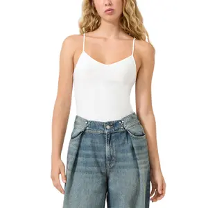 Γυναικείο Slim Fit Τ-shirt από ζέρσεϊ με spaghetti straps QS image-2