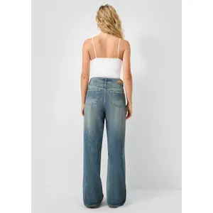 Γυναικείο Slim Fit Τ-shirt από ζέρσεϊ με spaghetti straps QS image-4