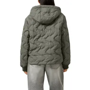 Damenjacke mit geprägtem Steppmuster und Kapuze QS image-5