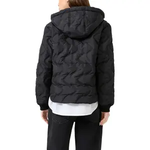 Damenjacke mit geprägtem Steppmuster und Kapuze QS image-5