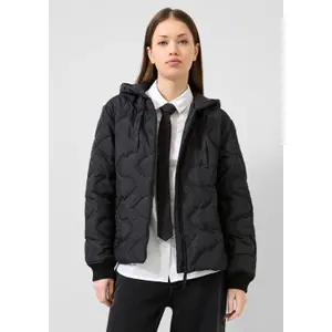 Damenjacke mit geprägtem Steppmuster und Kapuze QS image-6