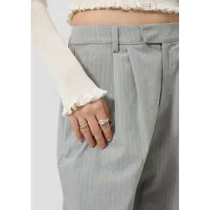 Women's Striped Tennis Barrel-Cut Trousers with Tapered Legs QS image-3