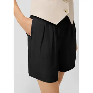 Linen Pleat Shorts Women QS image-3