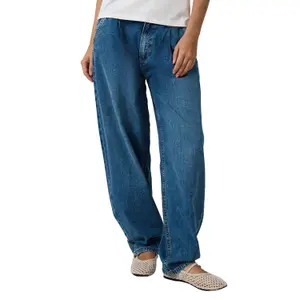 Womens Barrel Leg Jeans QS image-2