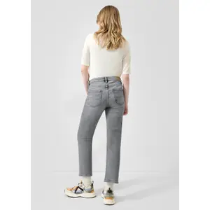 Catie High-Waisted Cropped Jeans Women QS image-4