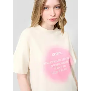 Women's Boyfriend Fit T-Shirt with Front Print QS image-3
