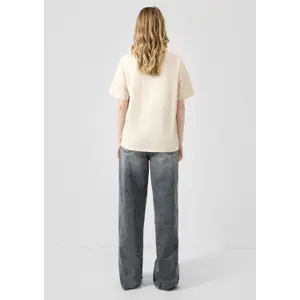 Women's Boyfriend Fit T-Shirt with Front Print QS image-4