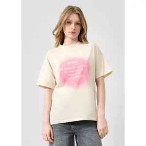 Women's Boyfriend Fit T-Shirt with Front Print QS image-6