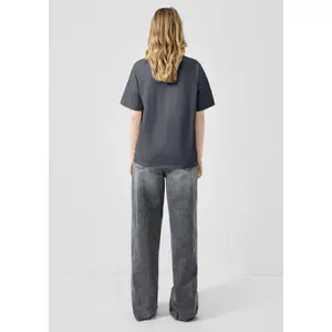 Women's Boyfriend Fit T-Shirt with Front Print QS image-4