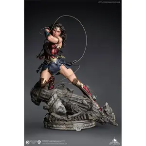 Figure 1/4 Queen Studios Wonder Woman Comic Early Bird Version image-0