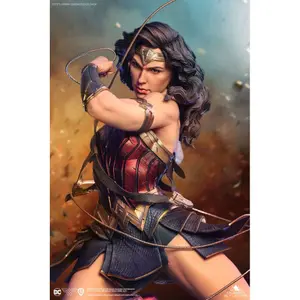 Figure 1/4 Queen Studios Wonder Woman Comic Early Bird Version image-1
