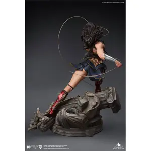 Figure 1/4 Queen Studios Wonder Woman Comic Early Bird Version image-2