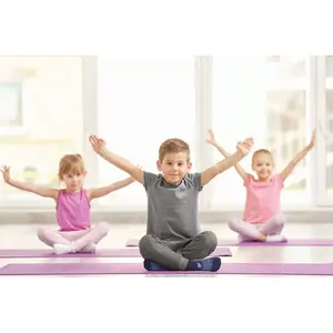 Children's non-slip gym socks for home and school R-Evenge image-2