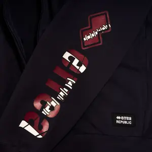 Camiseta Errea essential graphic fleece image-2