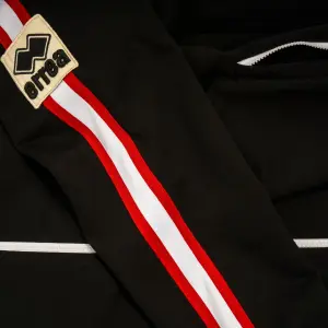 Chaqueta Errea sport patch lines image-2