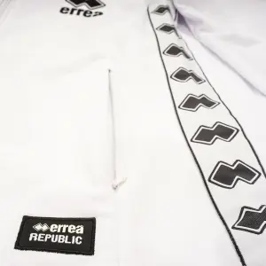 Chaqueta de mujer Errea essential logo fleece image-2