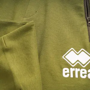 Pantalón de chándal Errea trend logo image-2