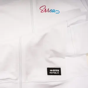 Chaqueta de chándal Errea essential new logo image-2