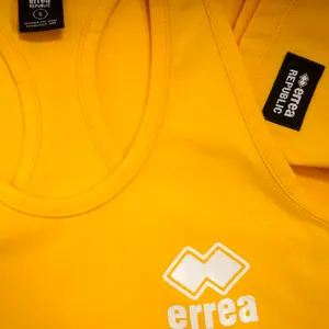 Camiseta de tirantes para mujer Errea essential logo image-2