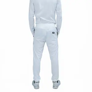 Pantalón de chándal Errea sport Inspired image-1