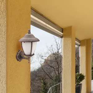 Utvändig vägglampa med 1 arm i toppen Rabalux Madrid image-1