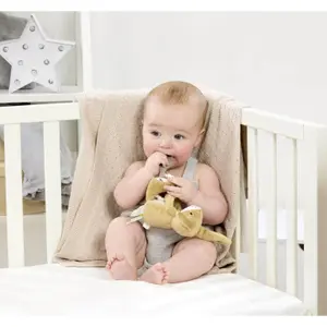 Peluche avec anneau de dentition en silicone Rainbow Designs Guess How Much I Love You Little nutbrown Hare image-4