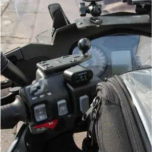 Suporte de Smartphone para motocicleta com guiador ou montagem de reservatório de travão/embreagem, bola excêntrica RAM Mounts image-3