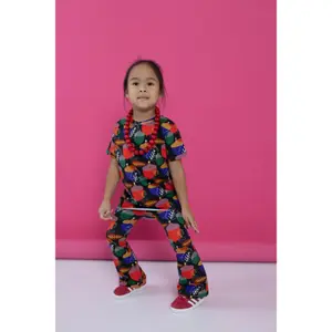 Baby's T-shirt Raspberry Republic image-1