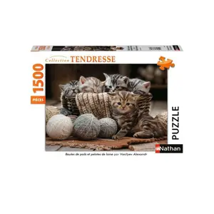 1500 pieces puzzle with hair balls and balls of wool Ravensburger image-0