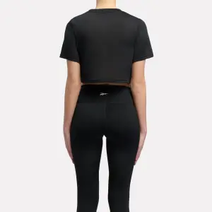 Γυναικείο cropped T-shirt Reebok Michaela Core image-1