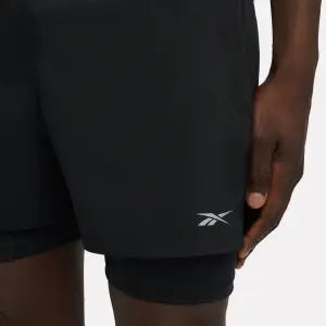 2 em 1 calções Reebok image-3