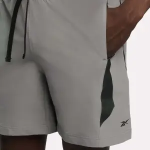 Korte Reebok Legends image-3