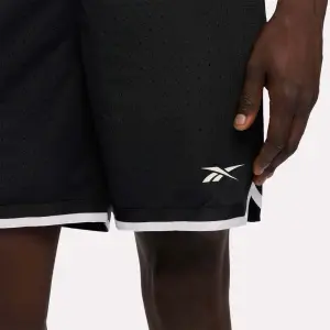 Pantalón corto Reebok image-3