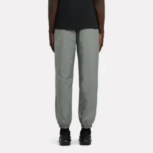 Pantalón Reebok image-1