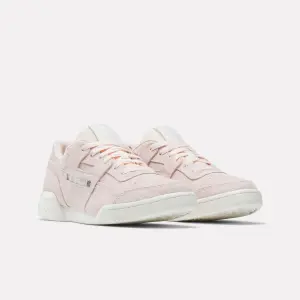 Semišové tenisky Reebok Workout Plus image-2