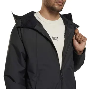 Parka urbana de forro polar Reebok image-4