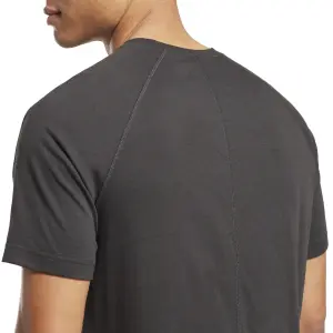 Camiseta Reebok Speedwick Graphic image-5